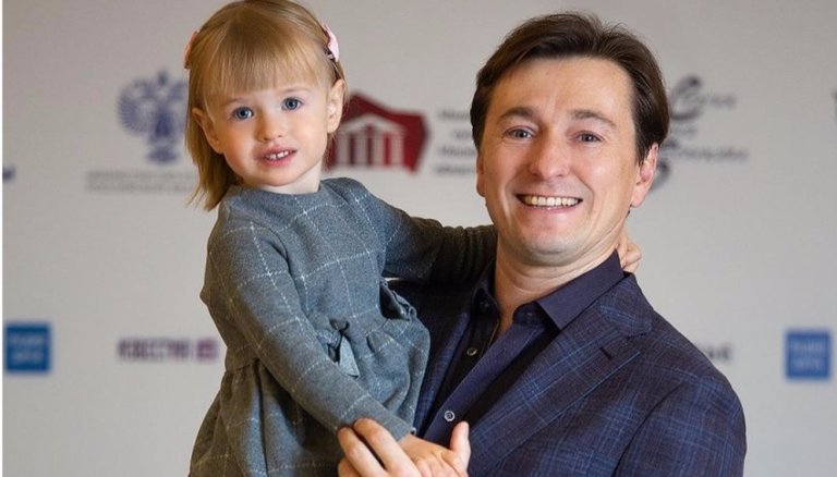 Сергей Безруков рассекретил имя новорожденного сына