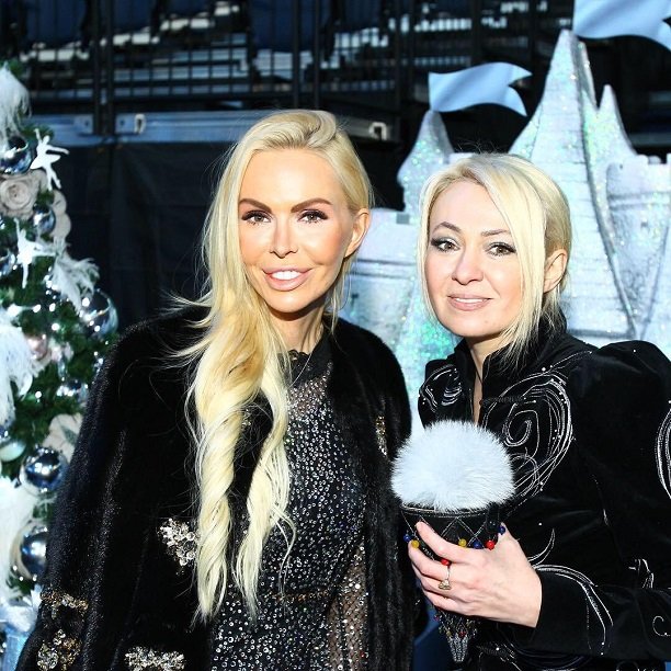 Алиса Лобанова на премьере ледового шоу «Лебединое озеро»