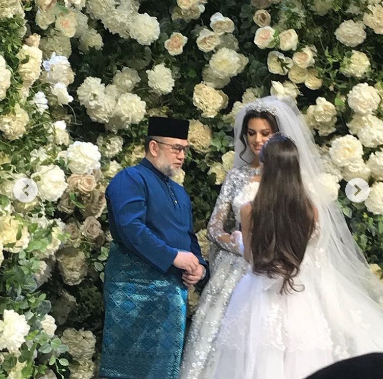 Всего два месяца в браке: Оксана Воеводина и король Малайзии подали на развод