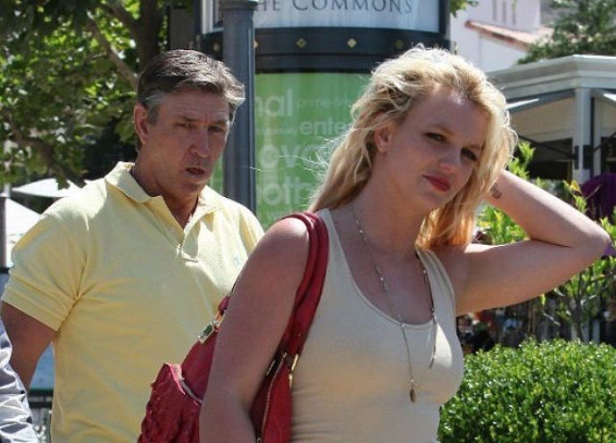 Отец Бритни Спирс запретил 37-летней дочери выходить замуж