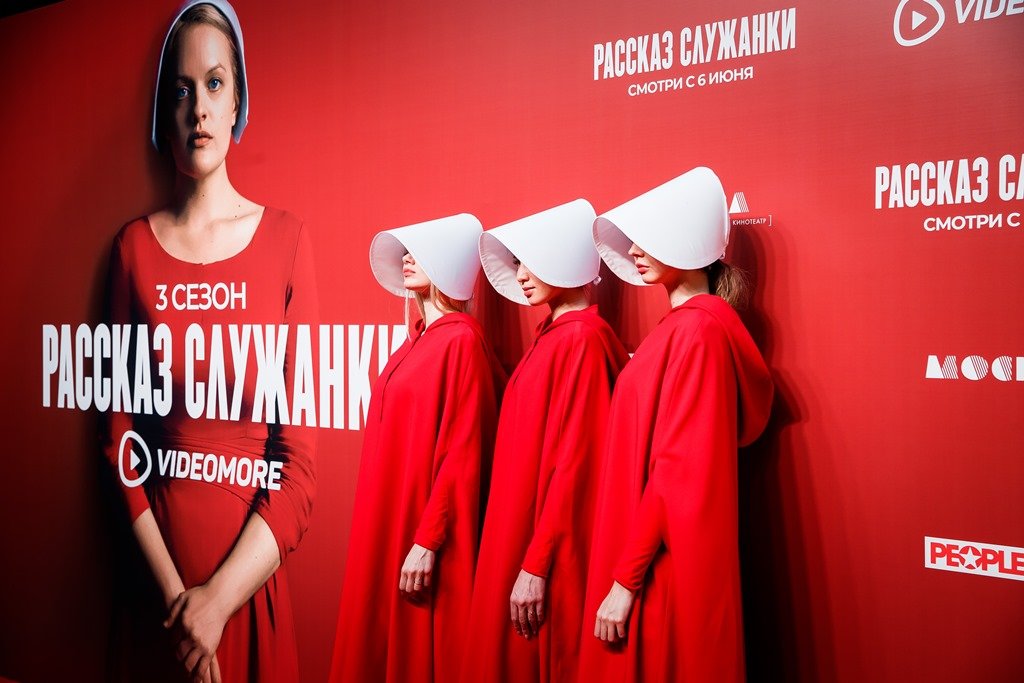 Российские звезды оценили новый сезон сериала «Рассказ служанки»