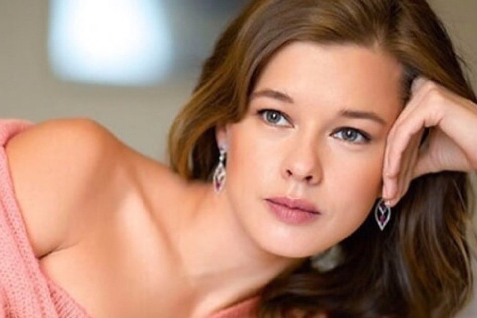 Актриса Катерина Шпица поделилась секретами красоты благодаря ручной пластике
