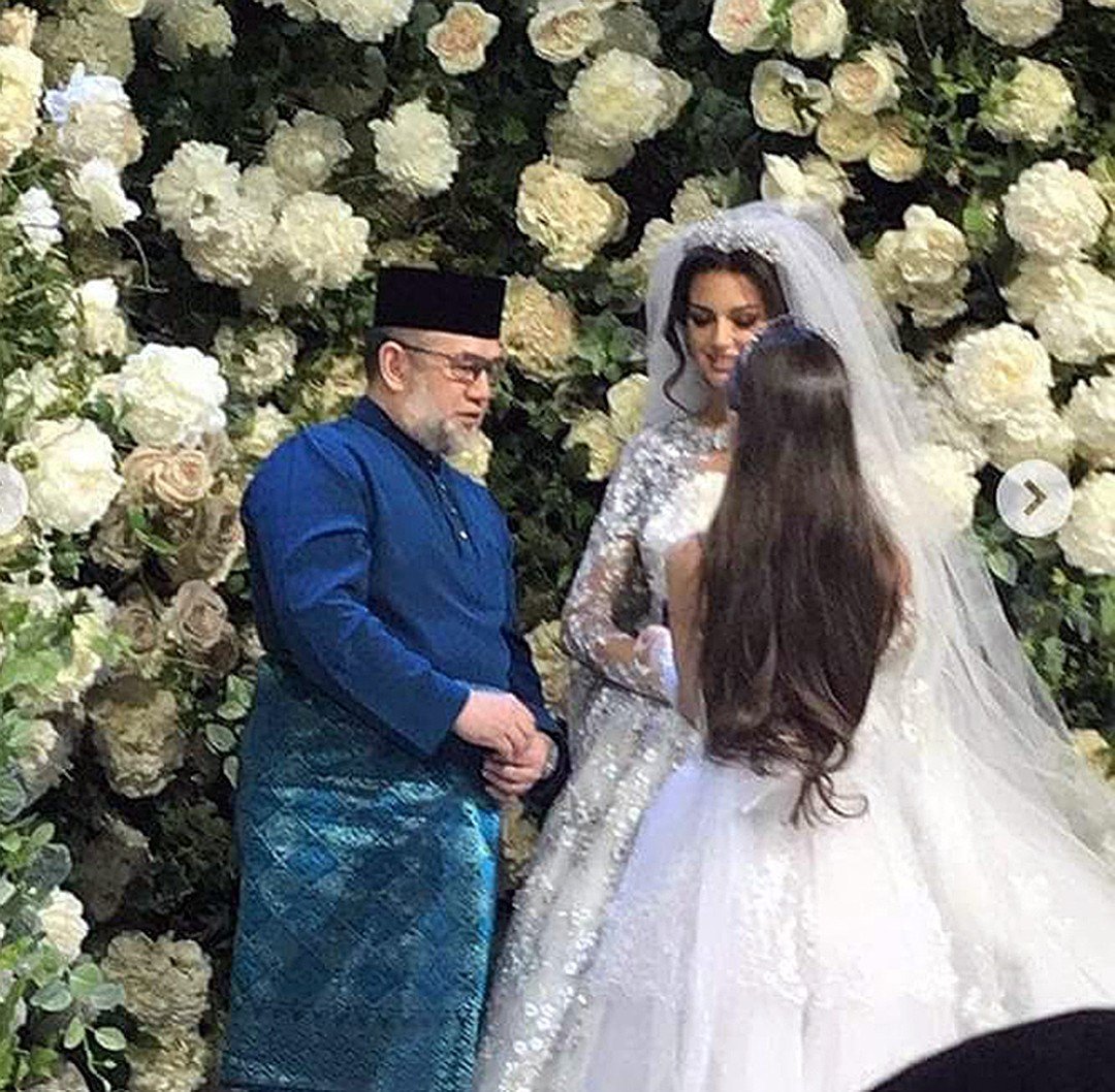 Развод, которого не было: Оксана Воеводина и экс-король Малайзии ещё вместе