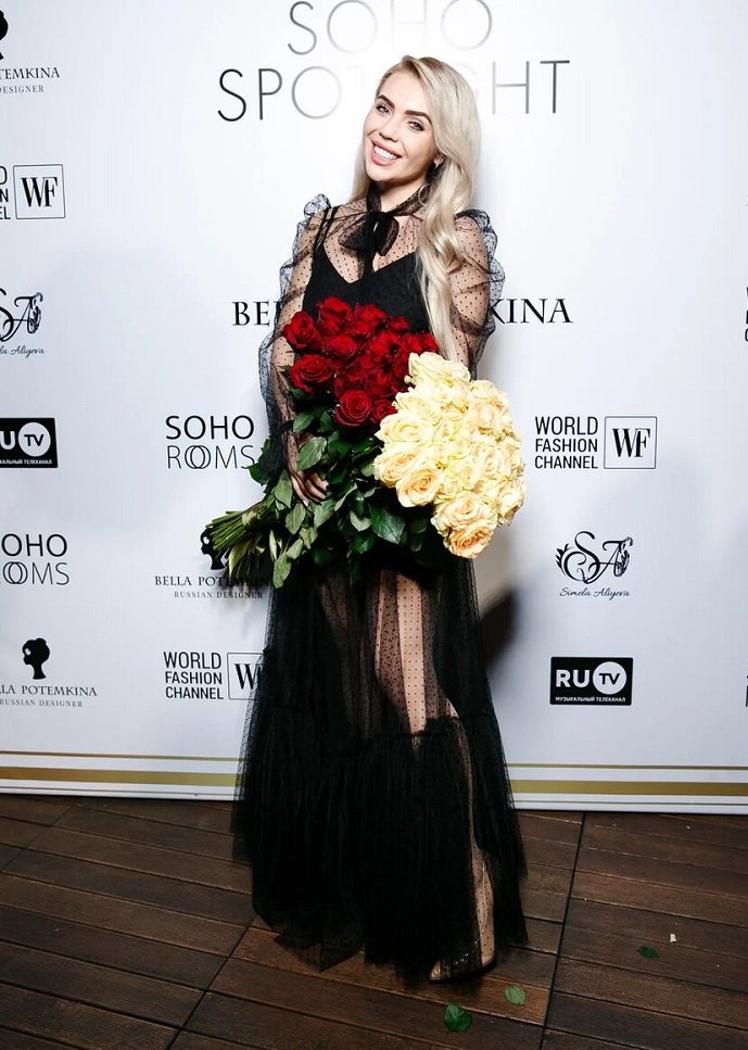 Карина Кросс стала моделью столичного модного показа