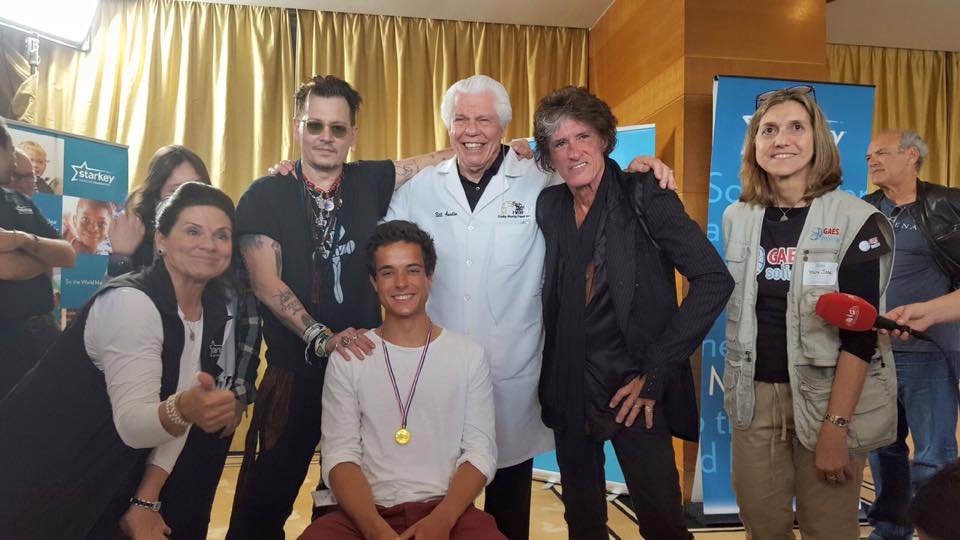 Джонни Депп выступил на рок-фестивале в Португалии и занялся благотворительностью