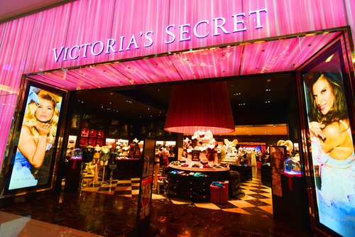 Бренд Victoria’s Secret прекращает выпуск верхней одежды и обуви