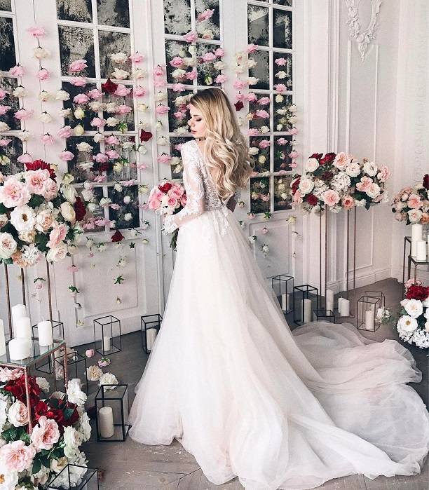 Невеста Преснякова Алена Краснова показала свадебное платье