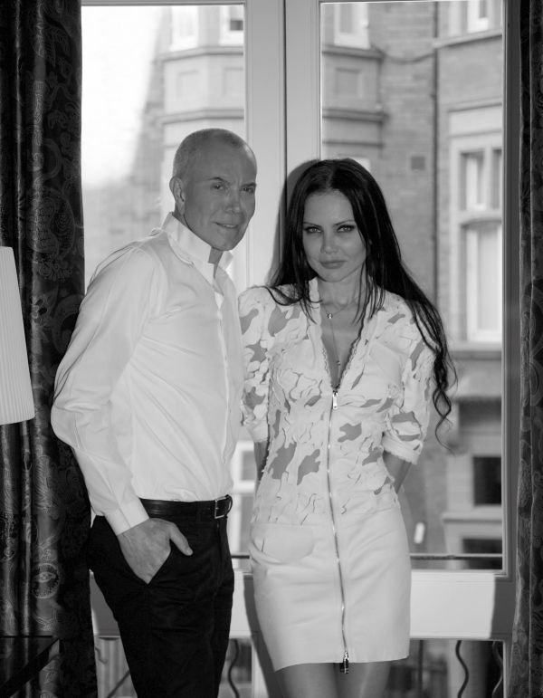 Елена Галицына провела вечер в своем доме с легендарным дизайнером
