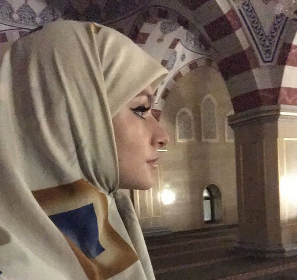 Елизавета Пескова примерила хиджаб