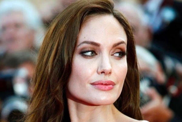 Анджелина Джоли отказалась отвечать на вопрос о разводе с Брэдом Питтом
