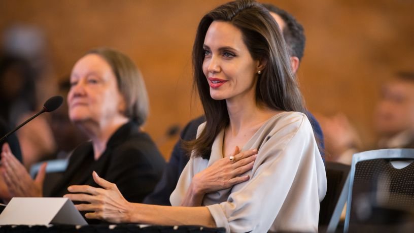 Анджелина Джоли выступила на трибуне ООН в невероятно элегантном образе