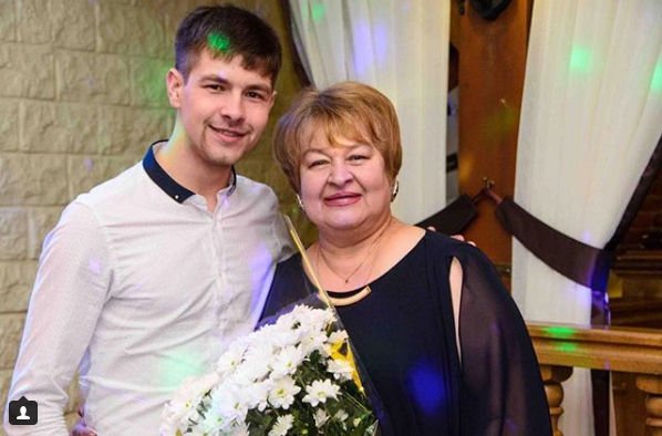 Ольга Рапунцель пытается помириться с мамой Дмитрия Дмитренко