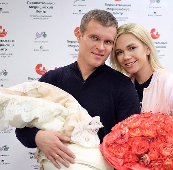 Анастасия Трегубова с новорожденной дочкой вернулась домой