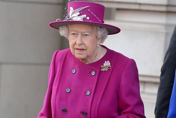 Елизавета II наконец-то дала свое согласие на бракосочетание принца Гарри