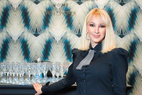 Лера Кудрявцева планирует рожать за границей