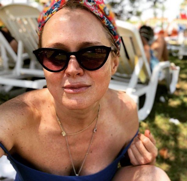 Похудевшая 44-летняя Анна Михалкова стала копией младшей сестры