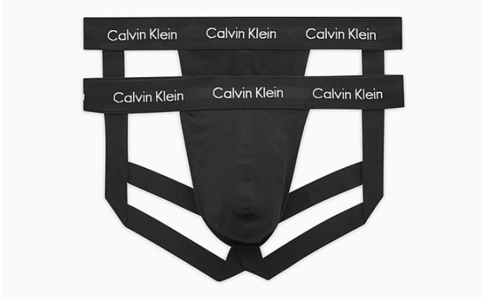 Кендалл Дженнер представила фотосессию топлесс для Calvin Klein