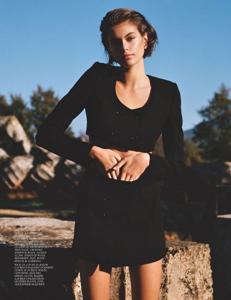 Кайя Гербер снялась в пикантной фотосесси для Vogue