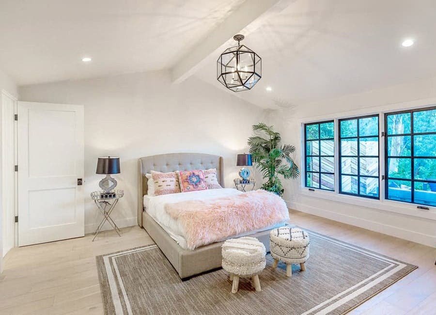 Дом, милый дом: в сети появились фото нового особняка Майли Сайрус за $5 миллионов