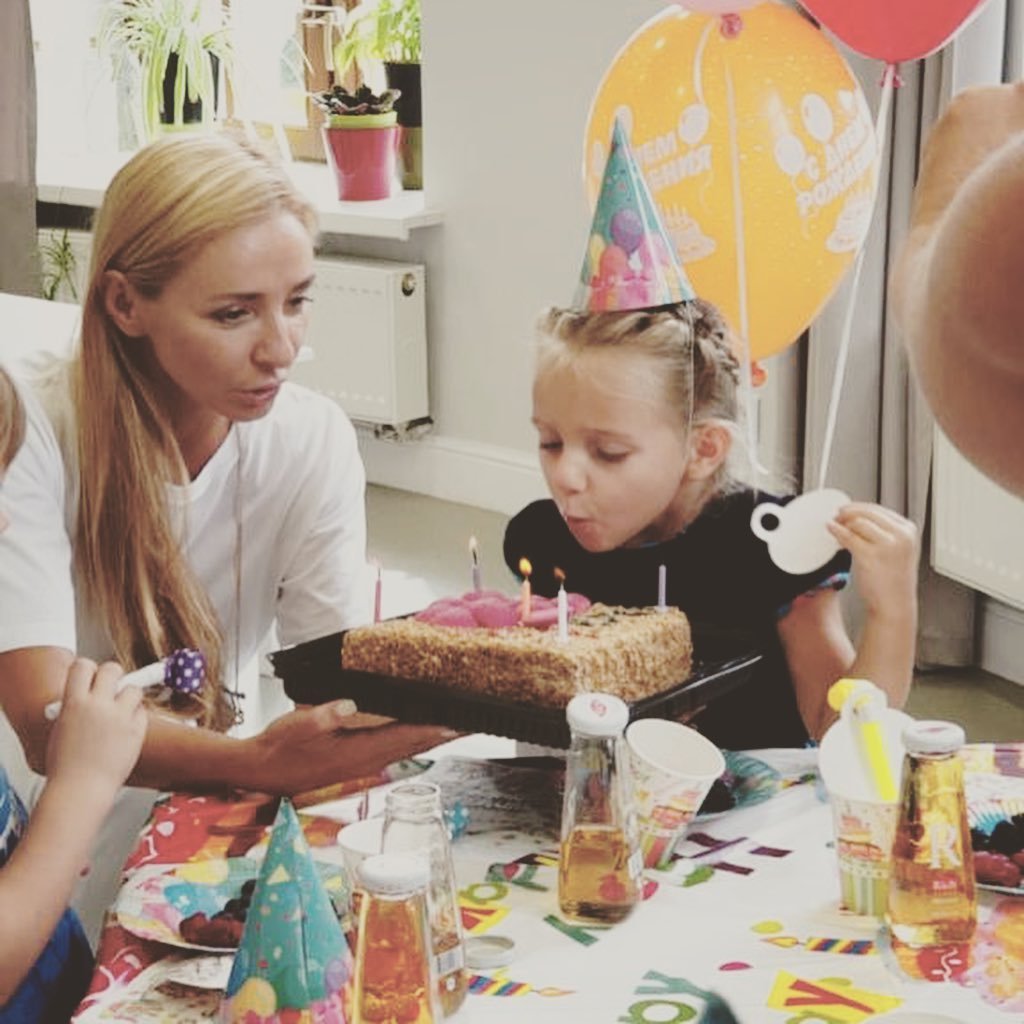 Татьяна Навка поздравила дочь с днем рождения