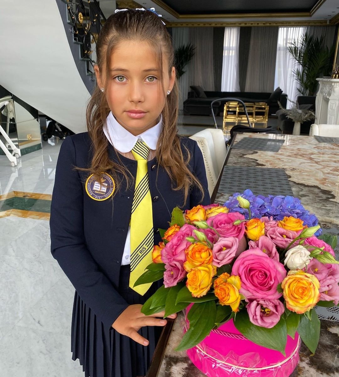 Оксану Самойлову осудили за макияж 9-летней дочери Ариелы