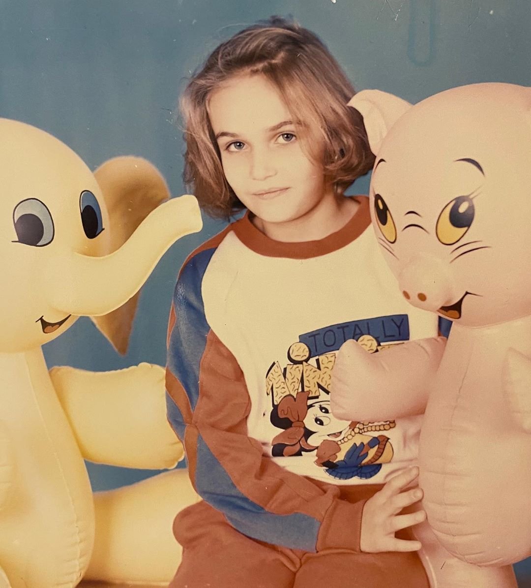 Алёна Водонаева опозорилась, показав фото из детства в прозрачной пижаме