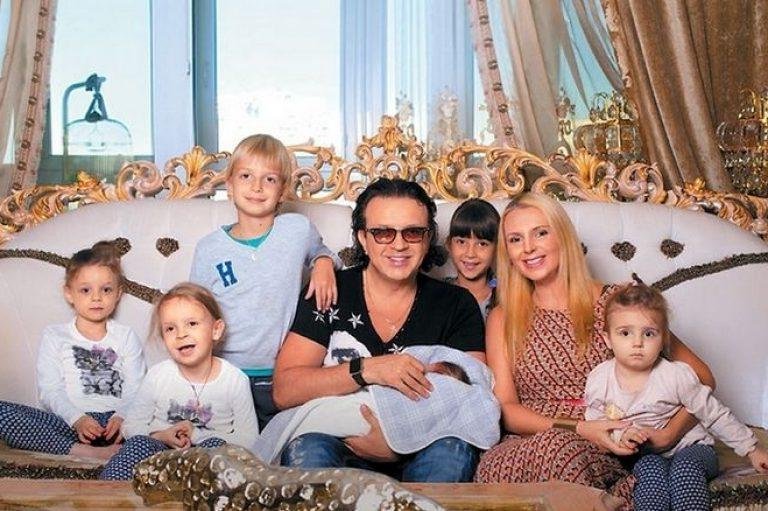 Бывшая жена Романа Жукова уверяет, что он не участвует в жизни детей