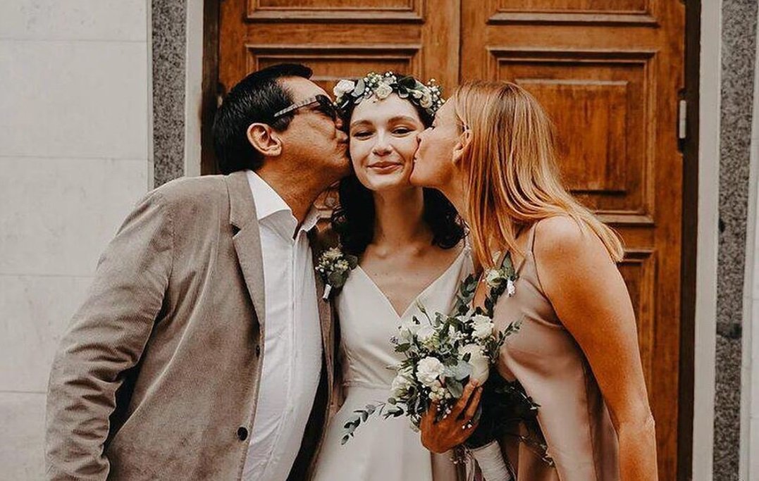 Любовь Толкалина показала свадебные фото дочери