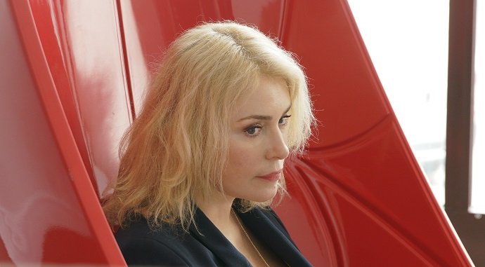 Актриса Мария Шукшина появилась на съёмках сериала помолодевшей (фото без фильтров)