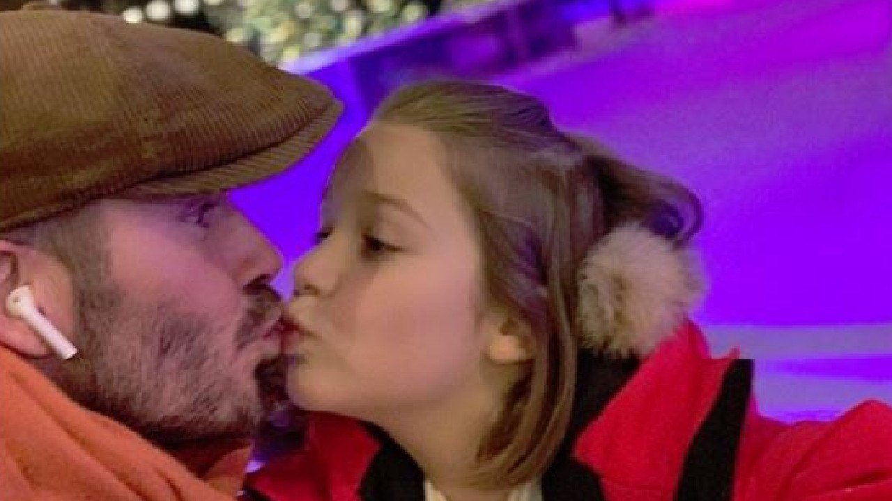 Дэвида Бекхэма раскритиковали за новый поцелуй с дочерью в губы