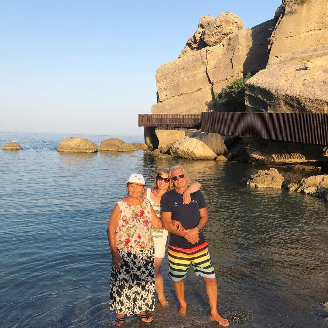 Наталья Водянова отправила маму и родственников на отдых в Турцию