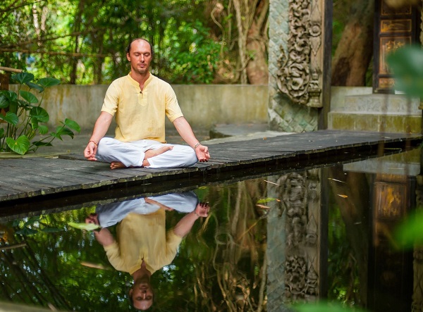«Что такое медитация? С чего начать?»: советы от основателя Школы саморазвития Белое Зеркало Валентина Воронина