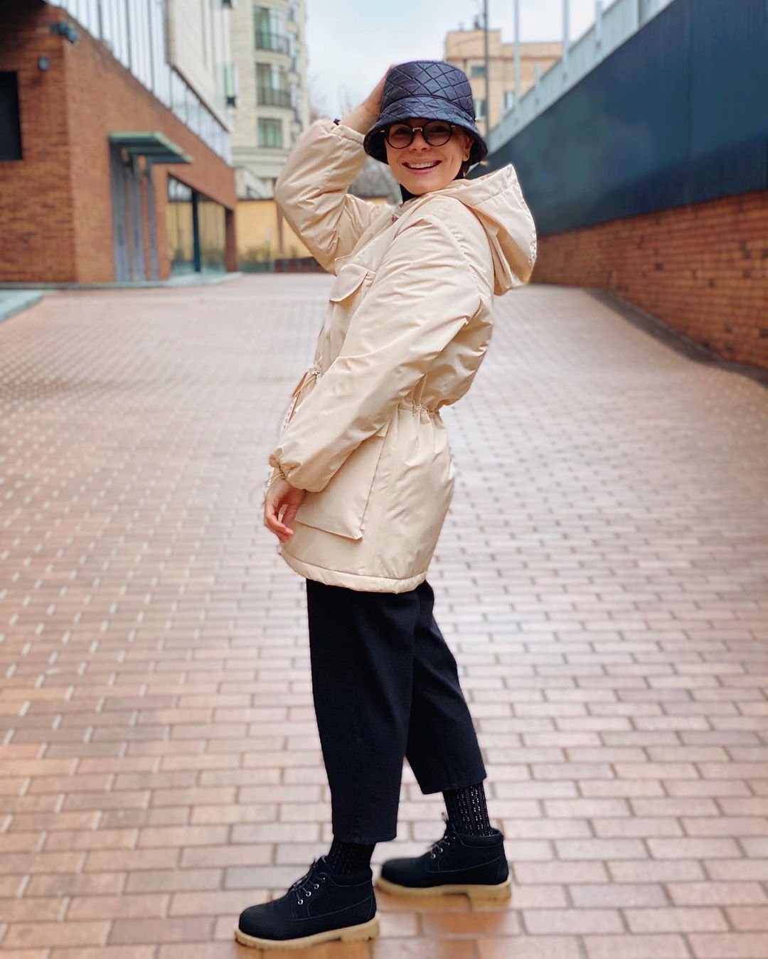 Татьяна Брухунова примерила необычную куртку