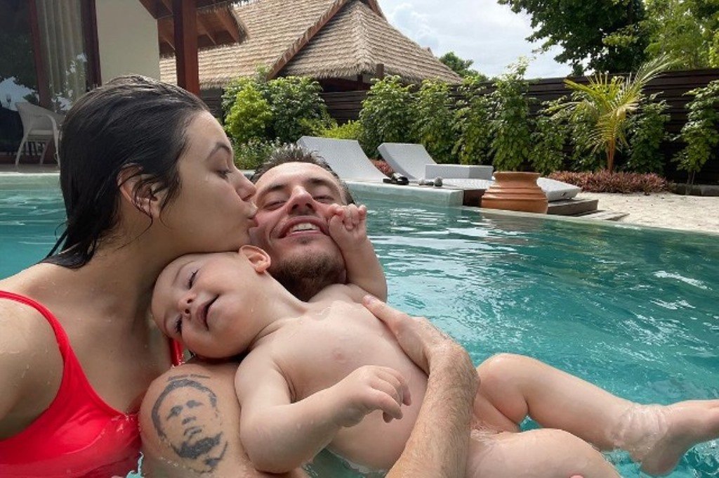 Елена Ильиных и Сергей Полунин отдыхают на Мальдивах вместе с 11-месячным сыном