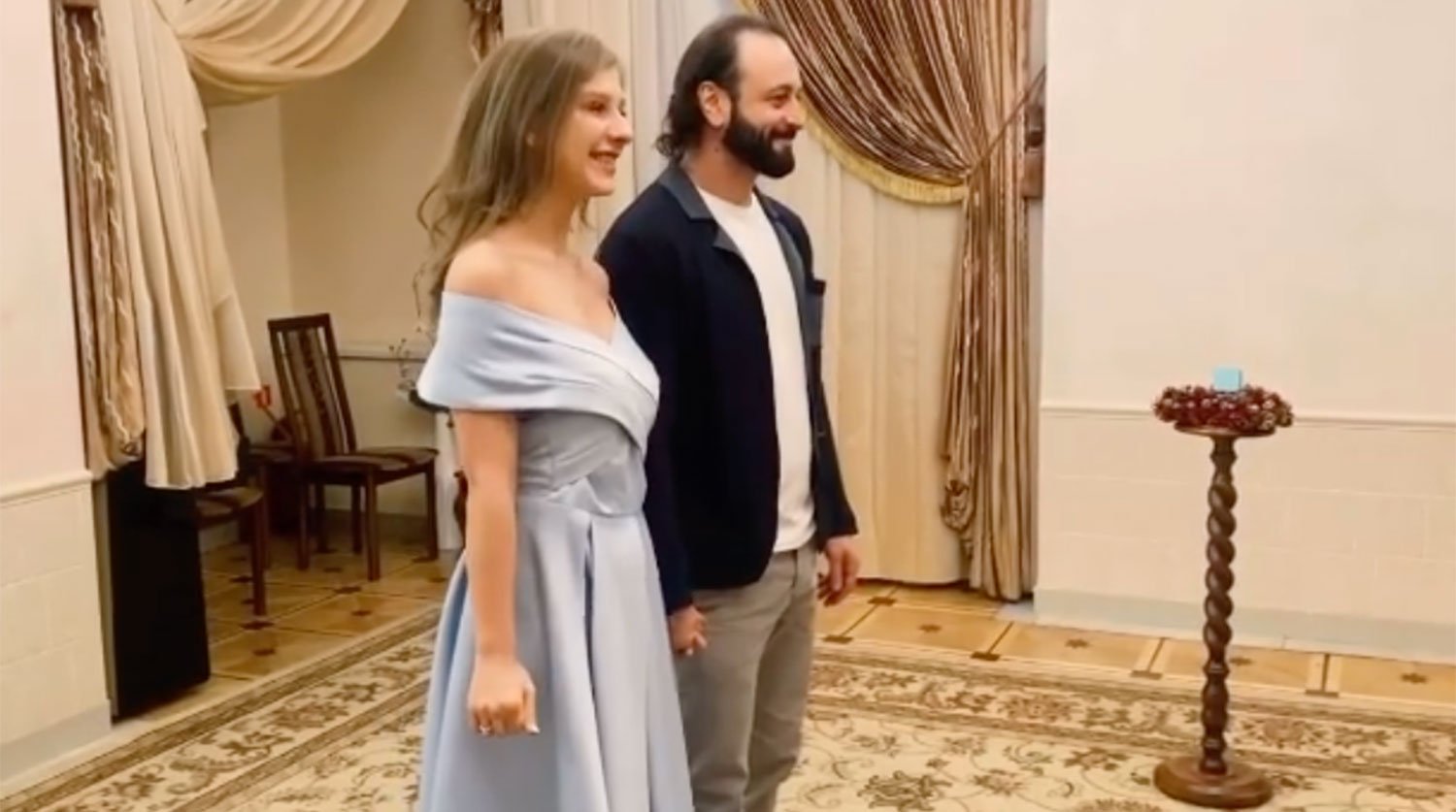 Бывшая жена Ильи Авербуха отреагировала на его свадьбу с Лизой Арзамасовой