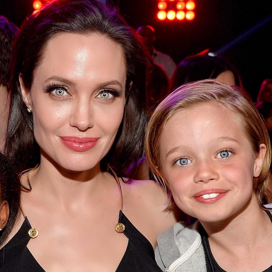 Дочь Брэда Питта и Анджелины Джоли убрала фамилию отца в соцсетях