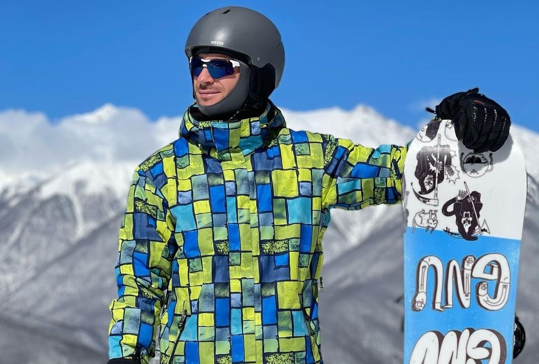 Сергей Лазарев впервые встал на сноуборд