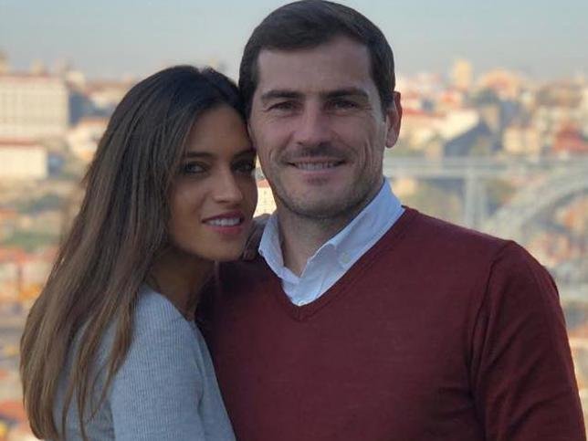 Знаменитый футболист Икер Касильяс расстался с супругой