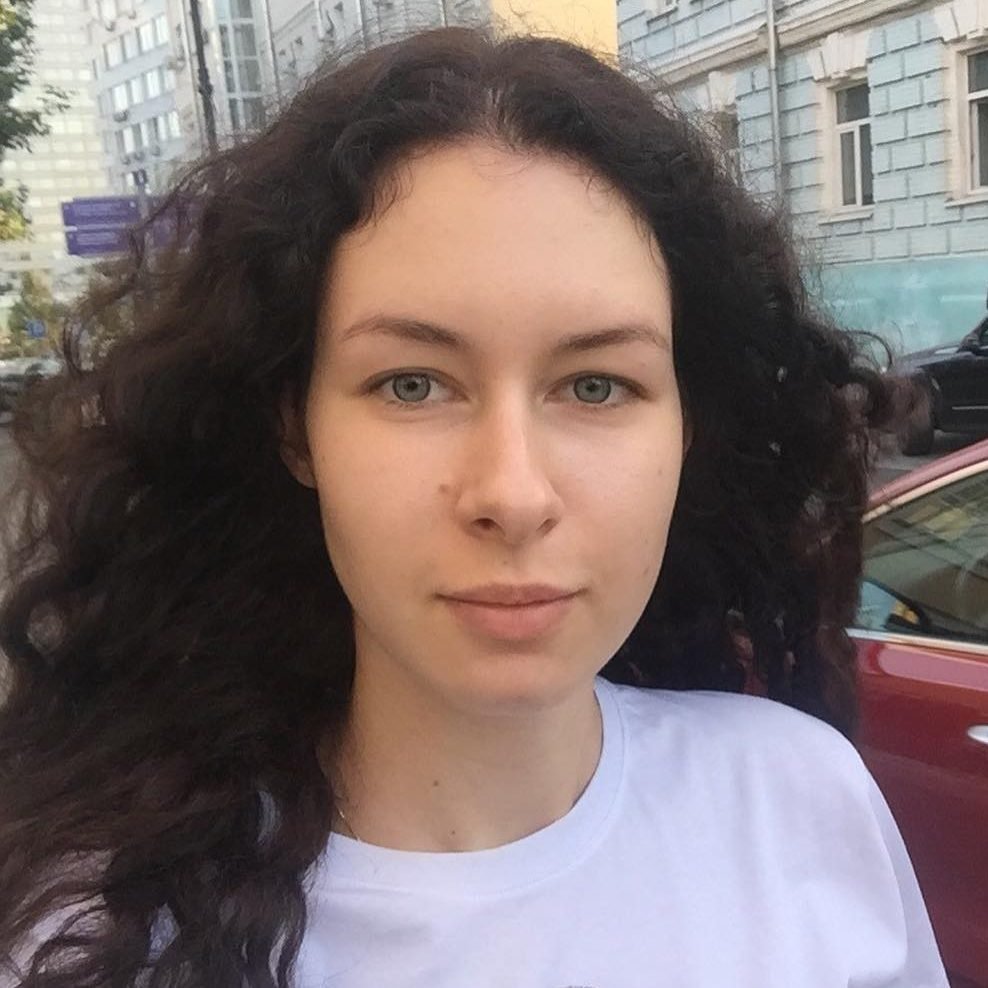 Дочь Михаила Ефремова, именующая себя Сергеем, показала свой новый цвет волос