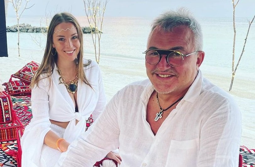 61-летний Дмитрий Дибров признался, что не ревнует свою молодую жену