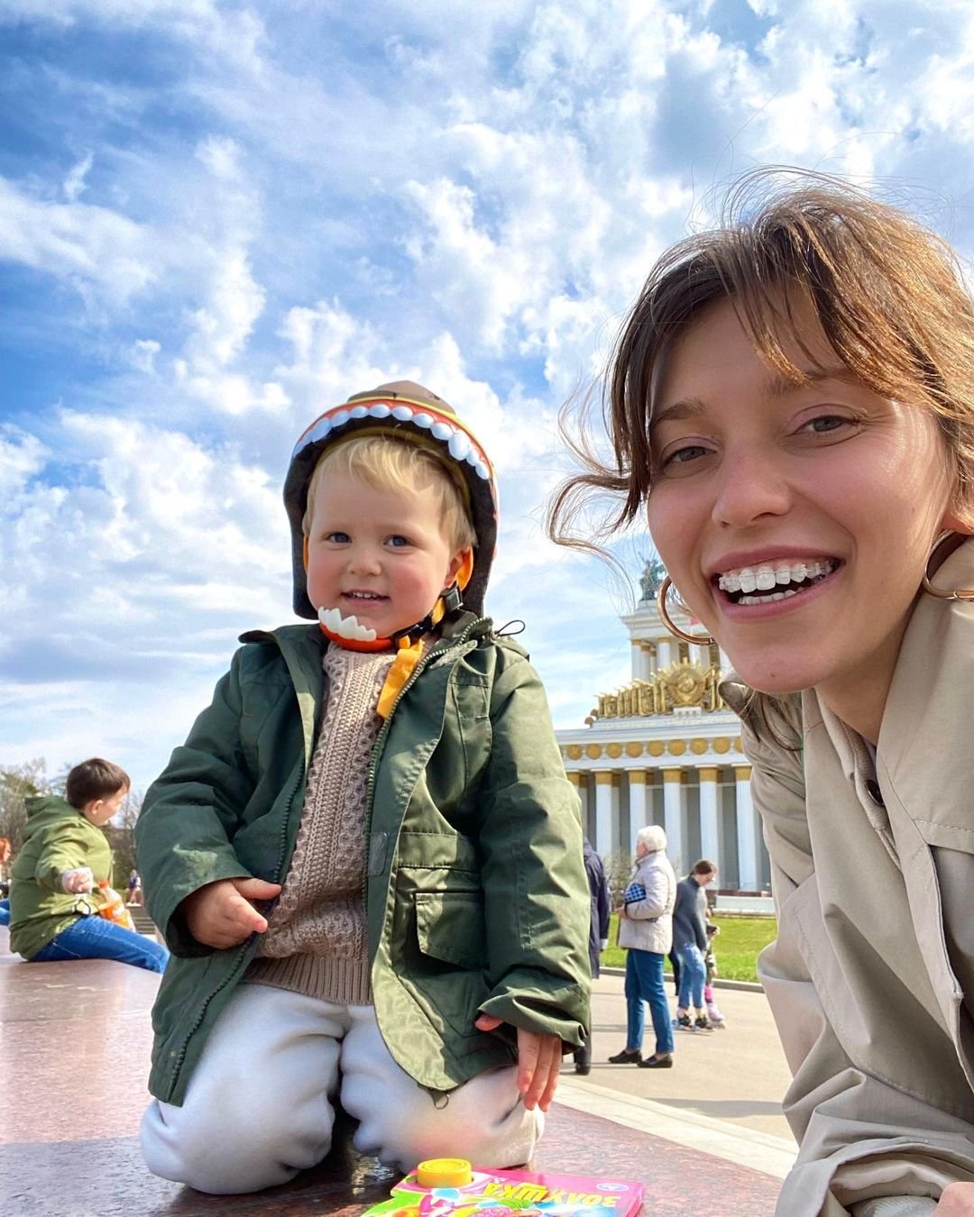 Регина Тодоренко отправилась на съёмки, оставив дома больного сына