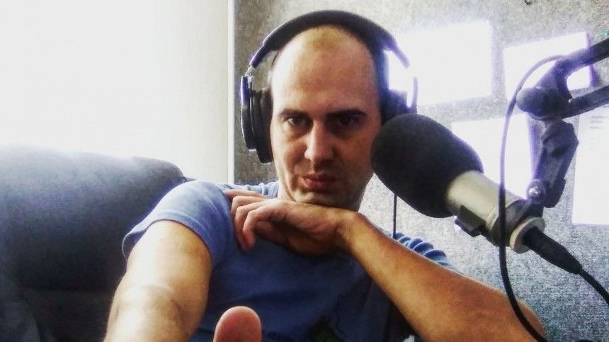 Ведущий радио «Европа-плюс» Максим Рогачев скончался после трехнедельной комы