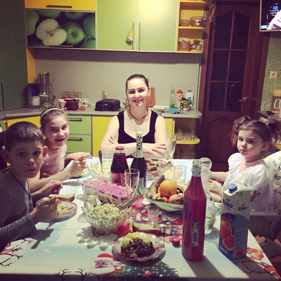 Мама Анастасии Костенко высказалась про третью беременность дочери за четыре года