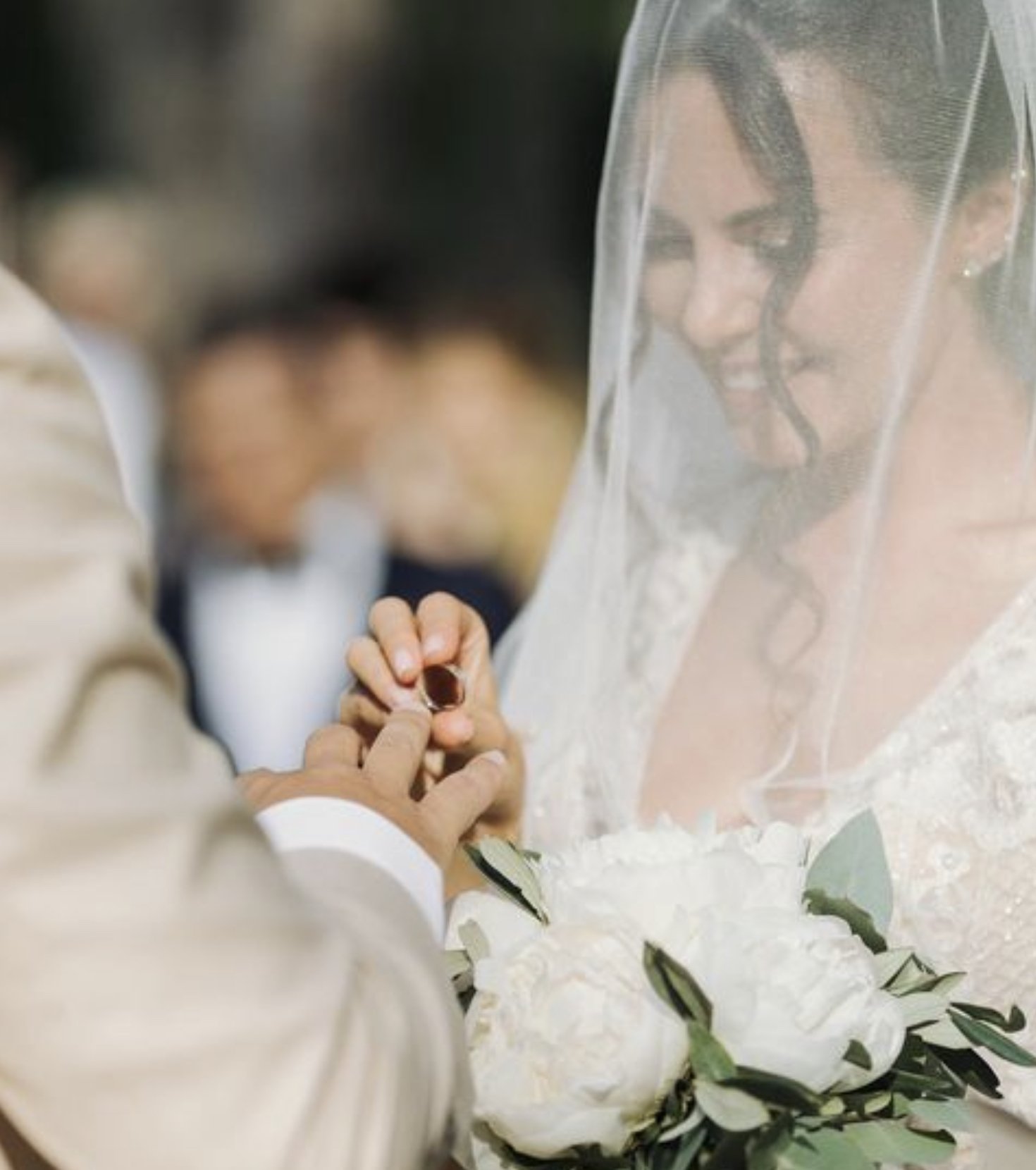 «Созданы друг для друга»: Настя Каменских показала свадебные фото с Потапом 