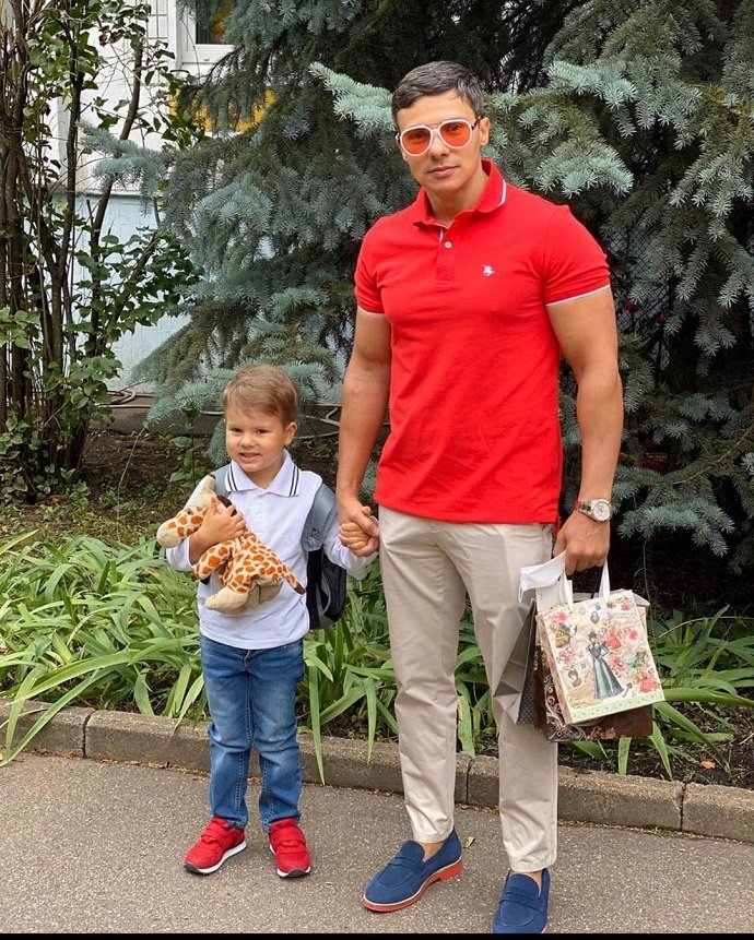 «Моя гордость»: Евгений Миронов впервые заговорил о своем сыне Пете и показал его фото