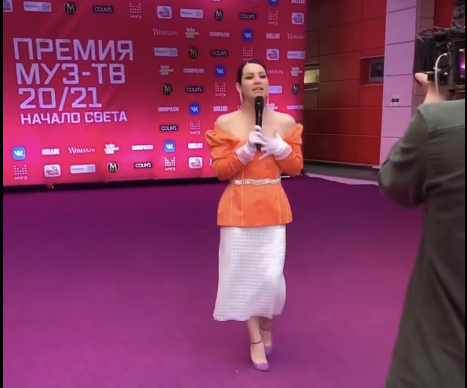В сети оценили наряды Иды Галич на премии Муз-тв