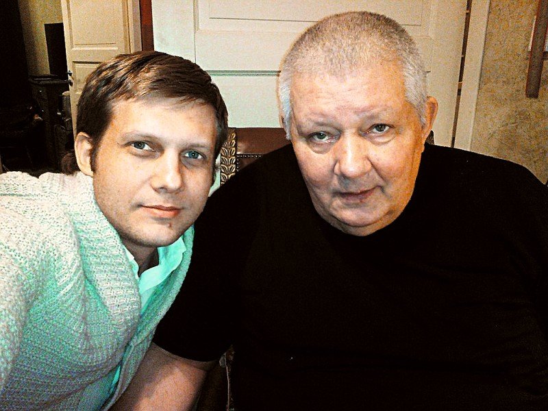 «Ему нужно было мое прощение»: Борис Корчевников рассказал об отношениях с отцом 