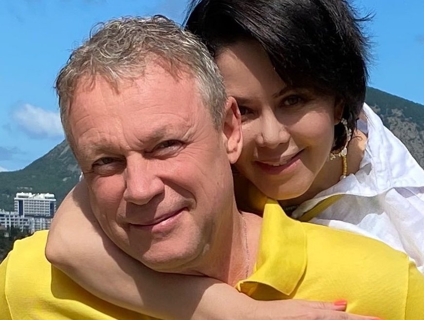 Актёр Сергей Жигунов с женой срочно покинули Крым