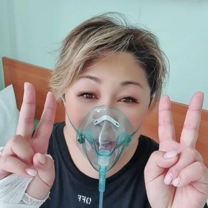 Анита Цой сделала операцию на руку, которая пострадала после перенесённого COVID-19
