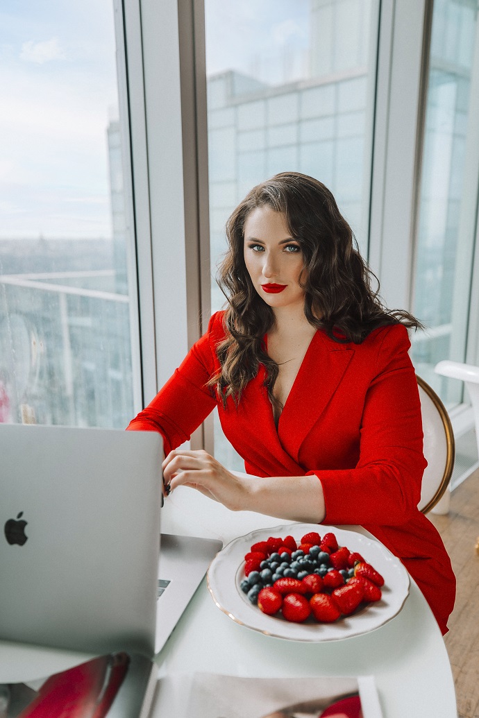 «Главное — не только думать, но и делать»: Анастасия Якушева дала советы тем, кто хочет начать свой бизнес с нуля